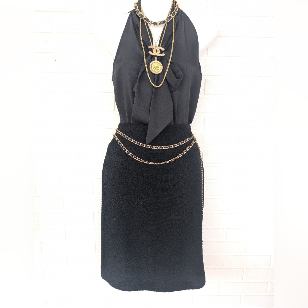 CHANEL Black Crepe Wool Skirt